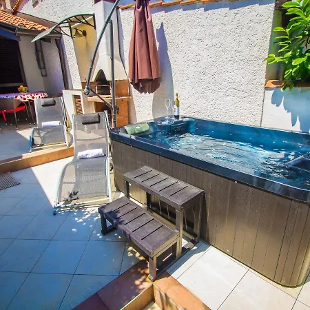 Apartman Lavanda *